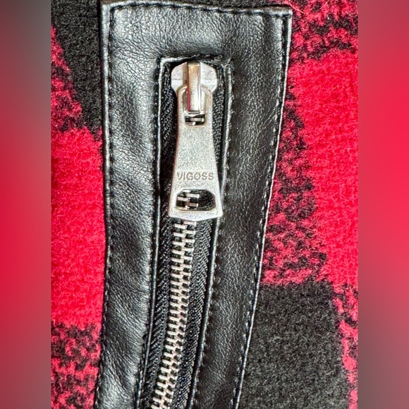 VIGOSS Buffalo Plaid Cropped Moto Jacket - Picture 3 of 7